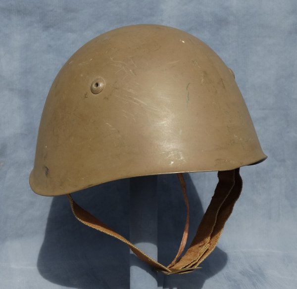 Italian Model 933 helmet post WW2 (3)