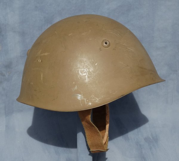 Italian Model 933 helmet post WW2 (3)
