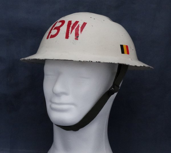 Belgian Helmet model 49FN white BW