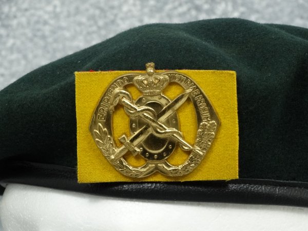 The Netherlands Beret Regiment Geneeskundige Troepen (yellow)