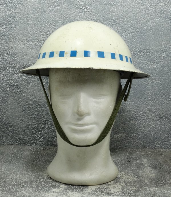 Canadian MK I Helmet  GSW 1941 Blok Hoofd